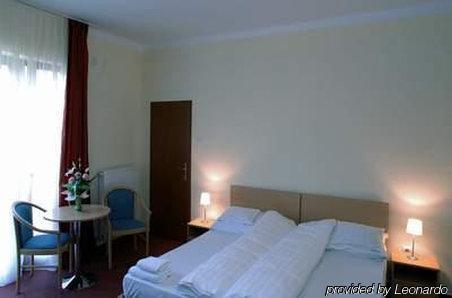 Harkány Hotel Korona חדר תמונה